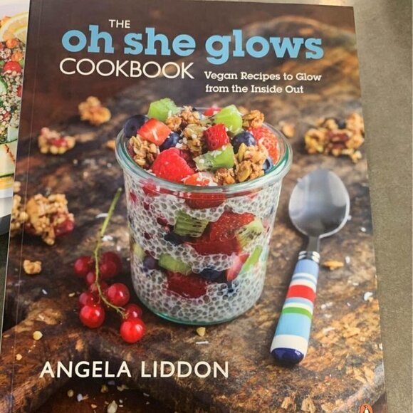 𝅺oh SHE GLOWS set of cookbooks. Plant based recipes. BOX SET. - Picture 1 of 8